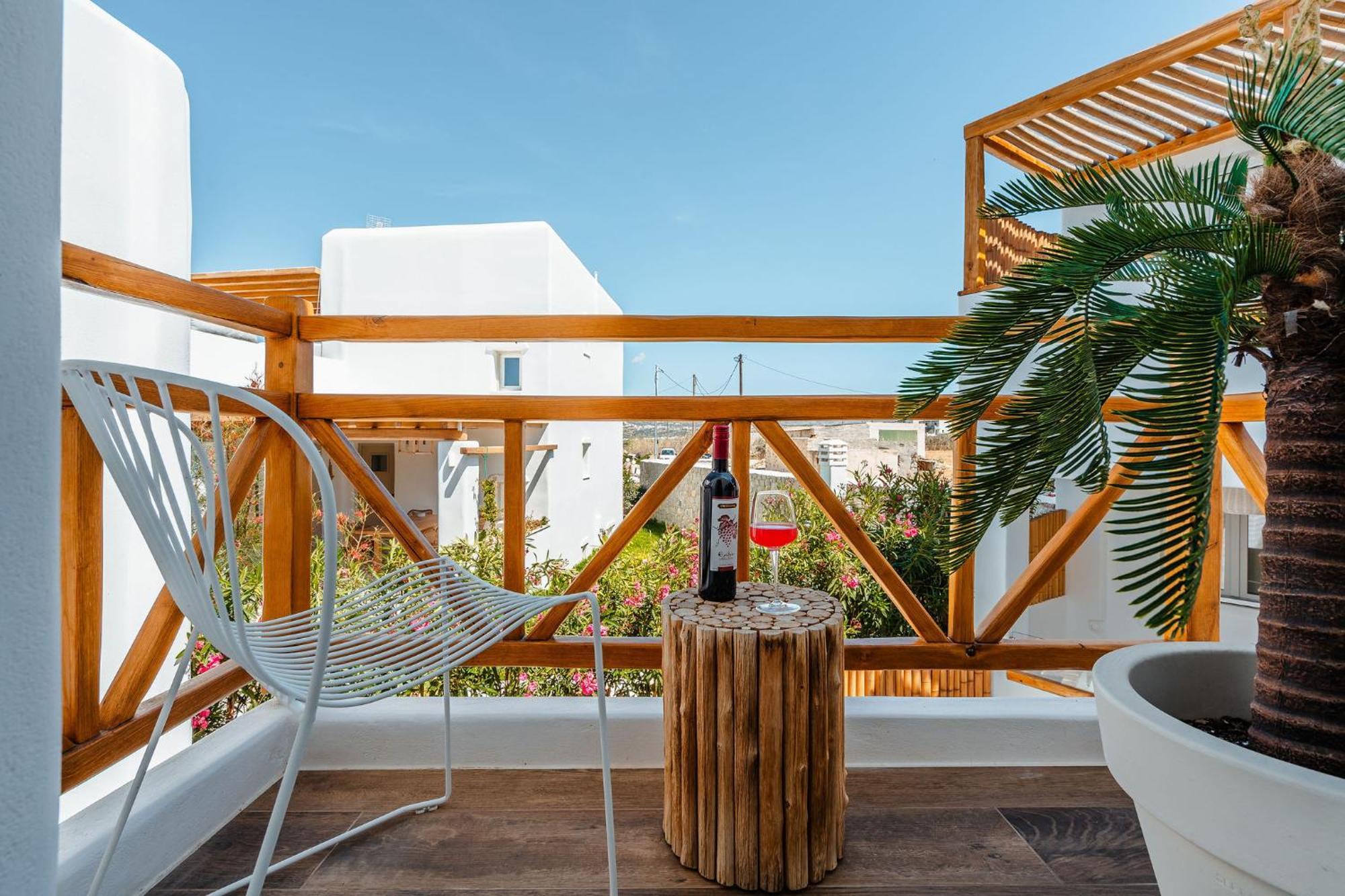 Sunday Luxury Suites Agia Anna  Extérieur photo