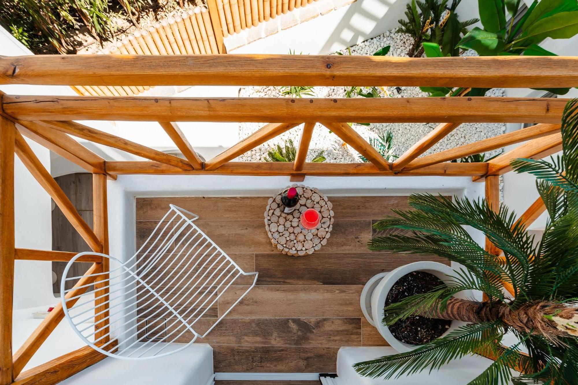 Sunday Luxury Suites Agia Anna  Extérieur photo