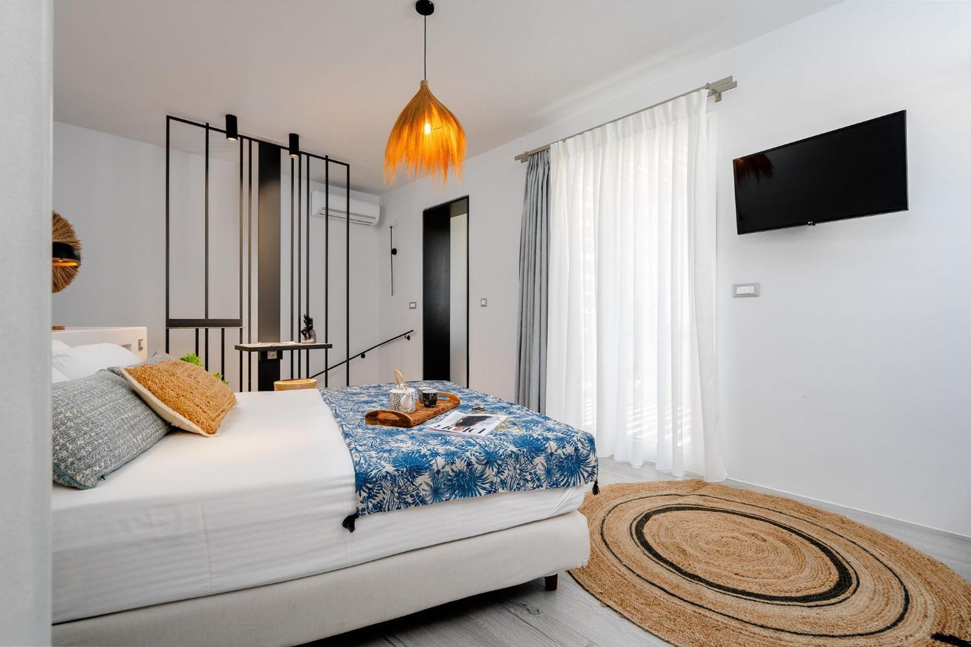 Sunday Luxury Suites Agia Anna  Extérieur photo
