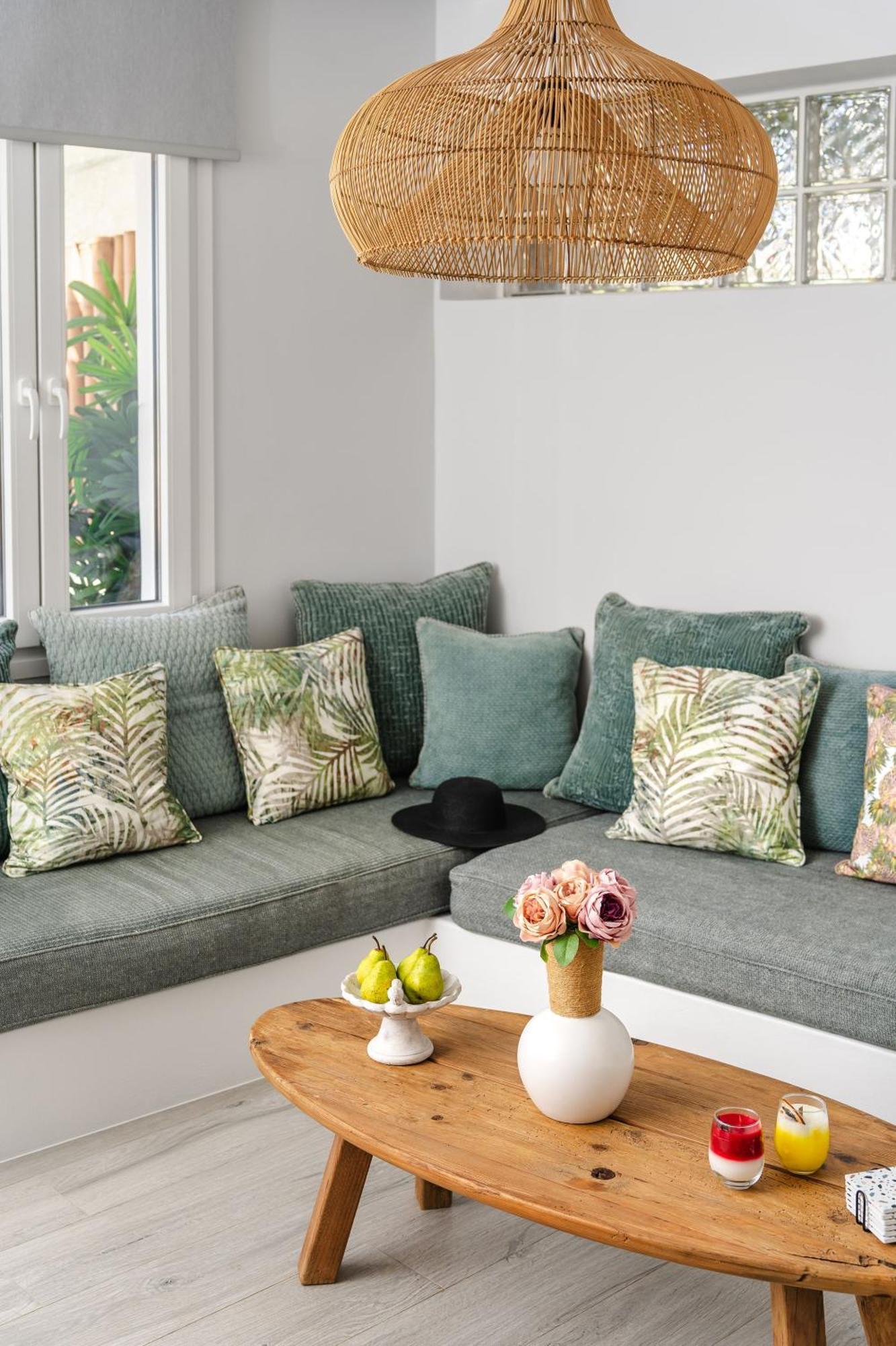 Sunday Luxury Suites Agia Anna  Extérieur photo